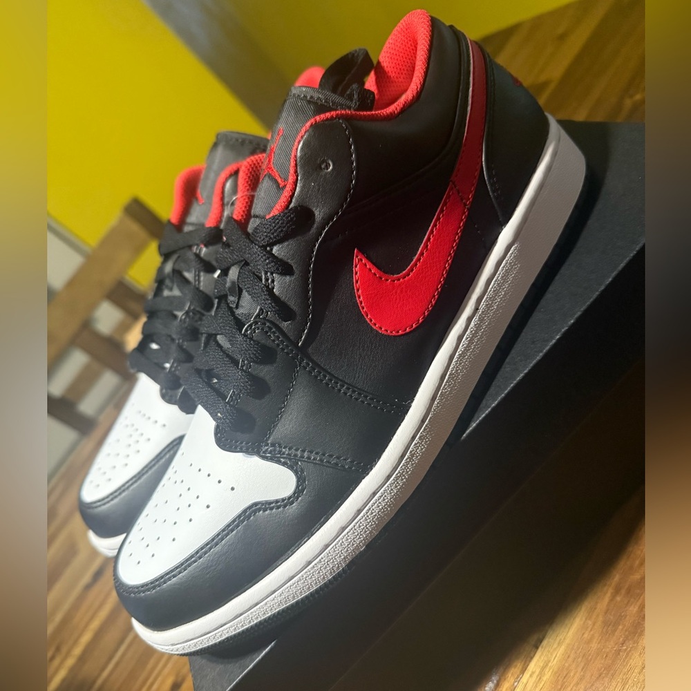 Jordan 1 Low, white toe